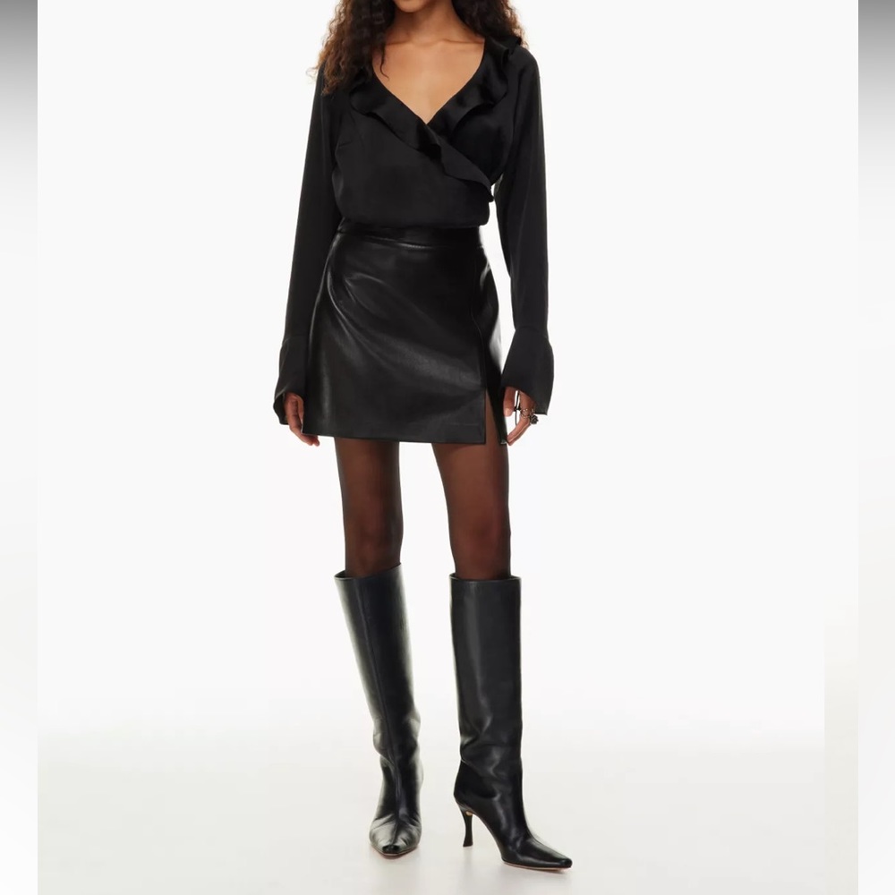 NWT Aritzia Patio Mini Skirt | Black Leather | Size 8